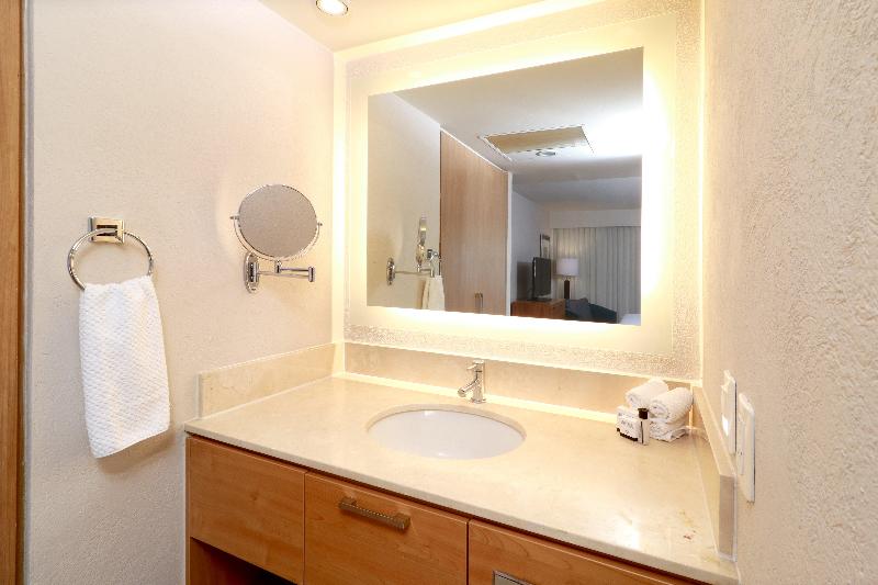 سوئیت با تخت بزرگ, Staybridge Suites Guadalajara Expo, An Ihg