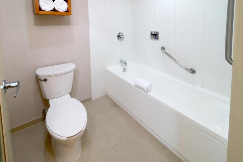 سوئیت با تخت بزرگ, Staybridge Suites Guadalajara Expo, An Ihg