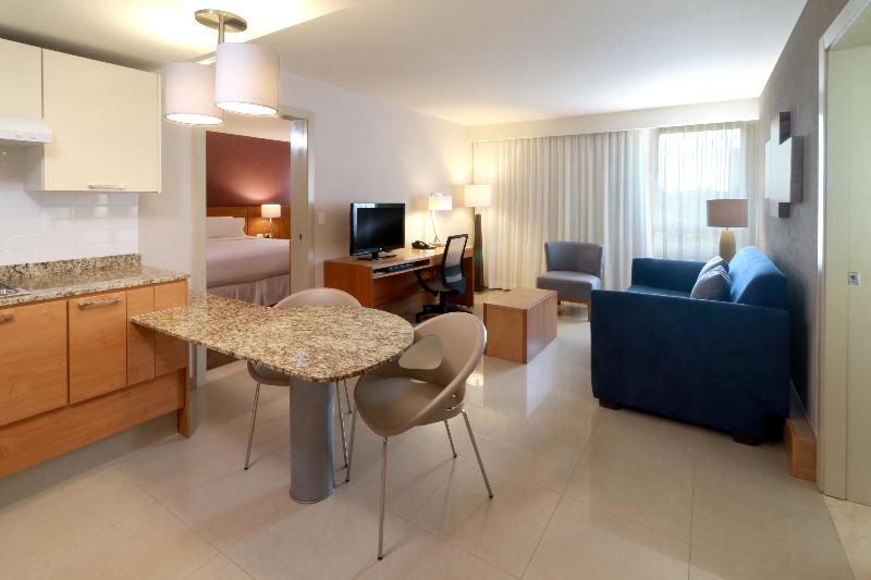 سوئیت با تخت بزرگ, Staybridge Suites Guadalajara Expo, An Ihg