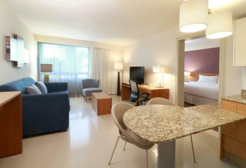 سوییت, Staybridge Suites Guadalajara Expo, An Ihg
