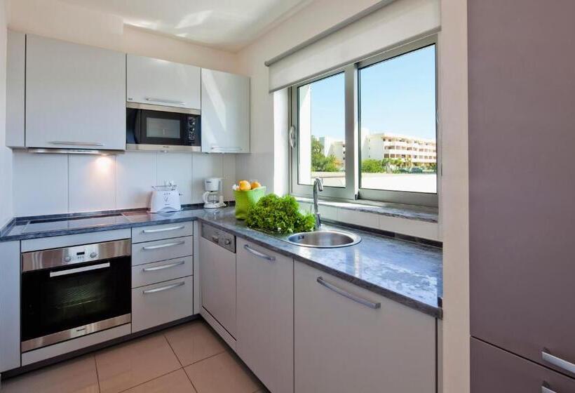 2 Bedrooms Suite Sea View, Villa Doris Suites