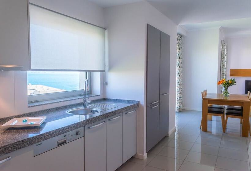 2 Bedrooms Suite Sea View, Villa Doris Suites