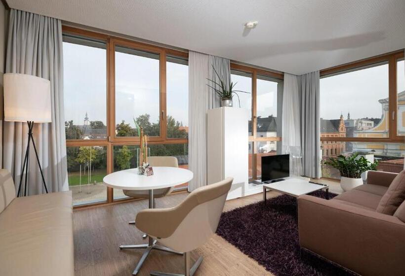 سوییت جونیور, Am Domplatz   Adult Only