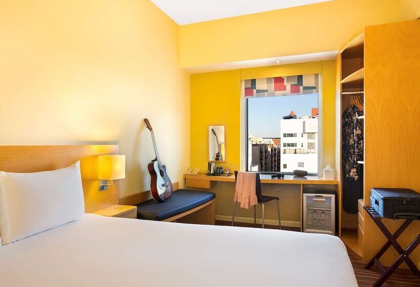 Номер Стандарт, Ibis Al Rigga