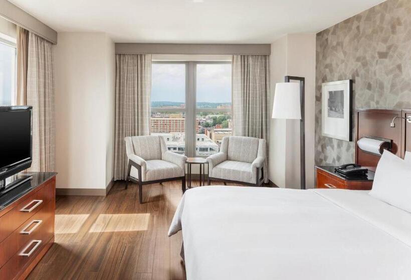 اتاق لوکس با تخت بزرگ, Lancaster Marriott At Penn Square