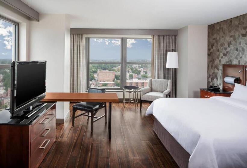 اتاق لوکس با تخت بزرگ, Lancaster Marriott At Penn Square
