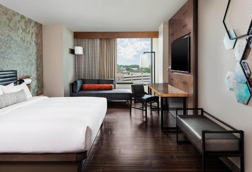 اتاق استاندارد با تخت بزرگ برای معلولان, Lancaster Marriott At Penn Square