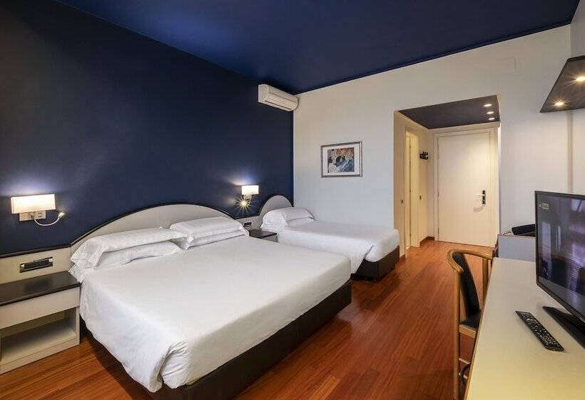 Habitación Triple Estándar, Touring