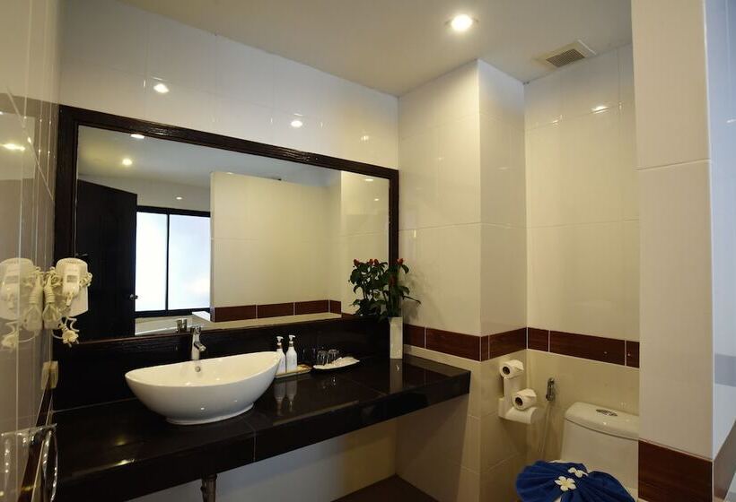 اتاق لوکس با چشمانداز استخر, Ramada By Wyndham Aonang Krabi