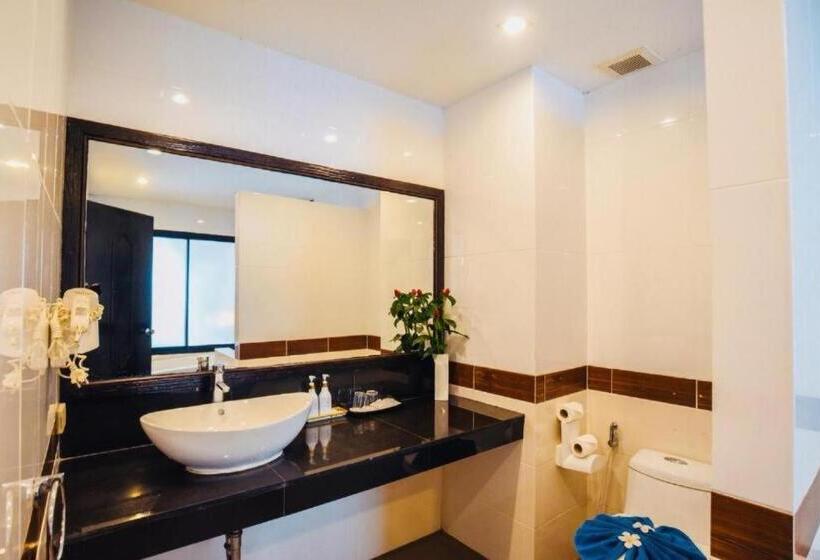 اتاق سوپریور با تخت بزرگ, Ramada By Wyndham Aonang Krabi