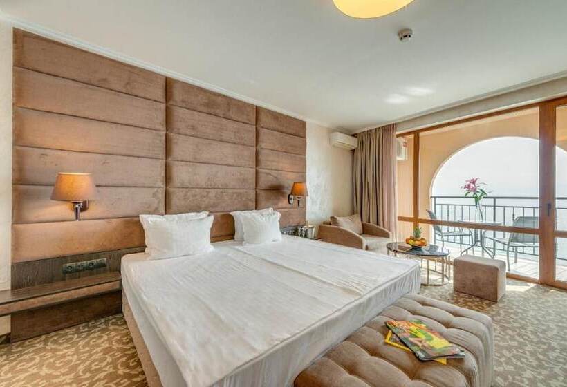 Quarto Deluxe Vista Mar Lateral, Grand Hotel Sveti Vlas  All Seasons Fitness & Spa