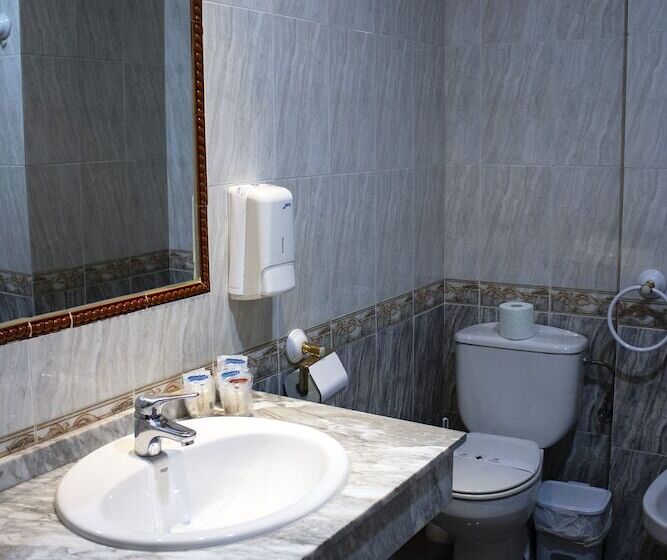 Номер Стандарт, Hostal Valdepeñas By Bossh Hotels