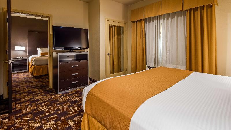 Lakosztály, Best Western Windsor Pointe Hotel & Suites Frost Bank Center