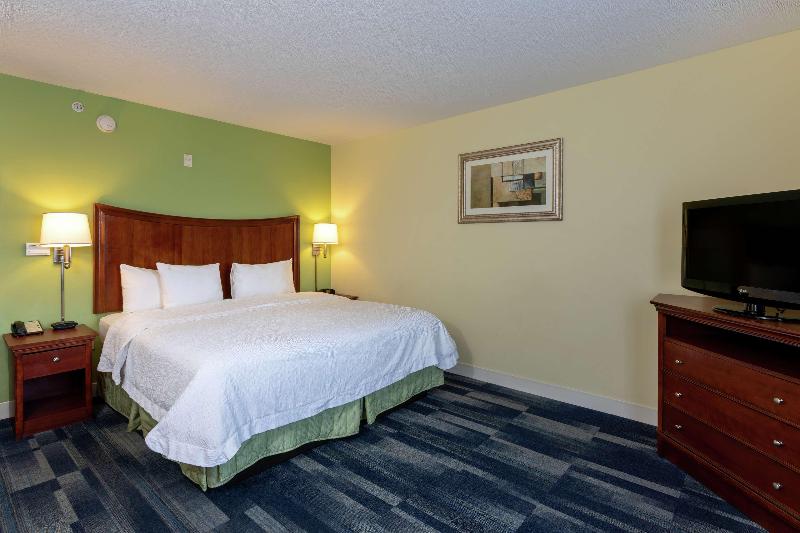 Стандартный Номер Кровать Кинг, Hampton Inn & Suites Ft. Pierce