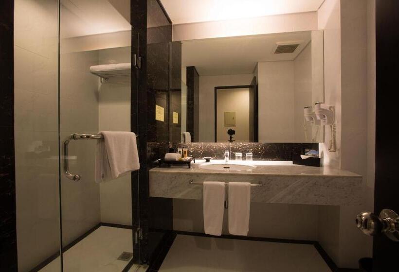 Студия Стандарт, Kristal Hotel Jakarta