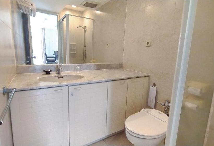 Люкс Superior 2 Спальни, Kristal Hotel Jakarta