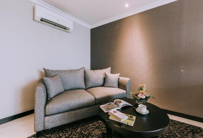 Студио Стандарт Вид на Бассейн, Kristal Hotel Jakarta