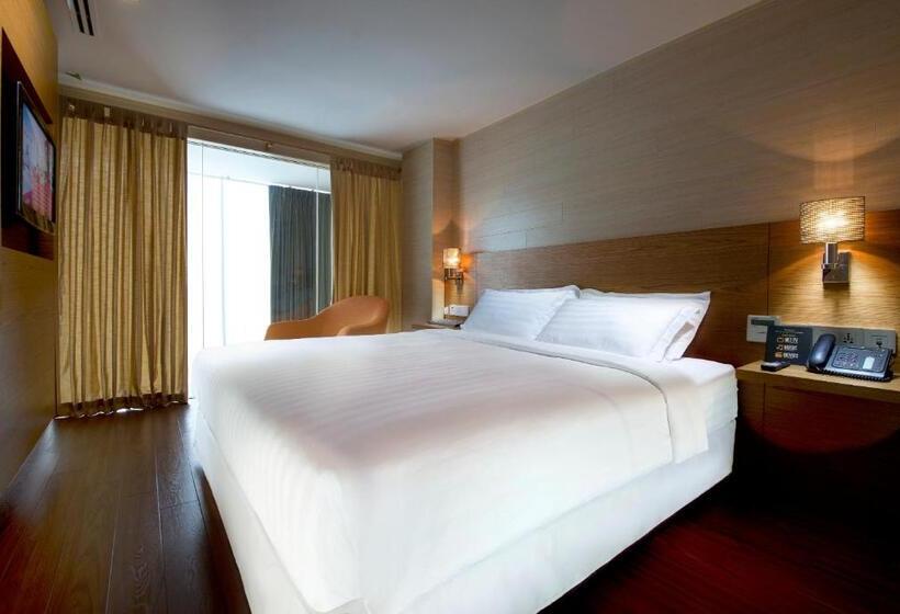 آپارتمان 2 خوابه, Empire Hotel Subang