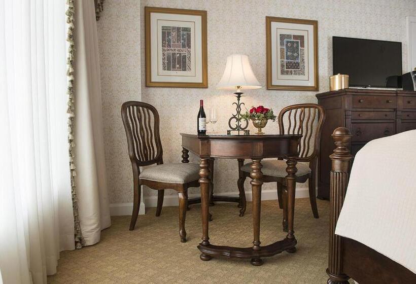 اتاق استاندارد با تخت بزرگ, The Inn On Biltmore Estate