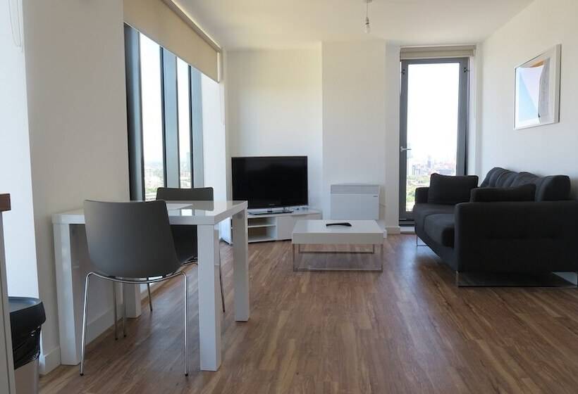Апартаменты 2 Спальни, Quay Apartments