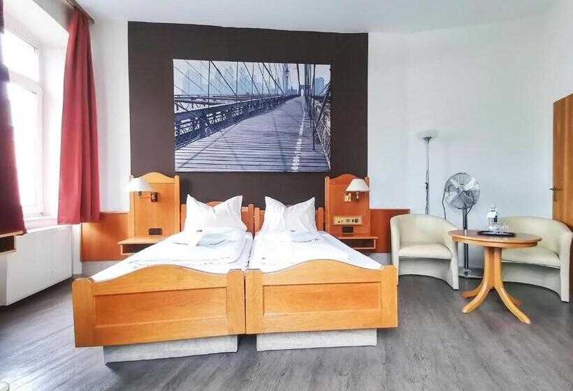 Номер Стандарт, Kitzinger Hof An Der B8