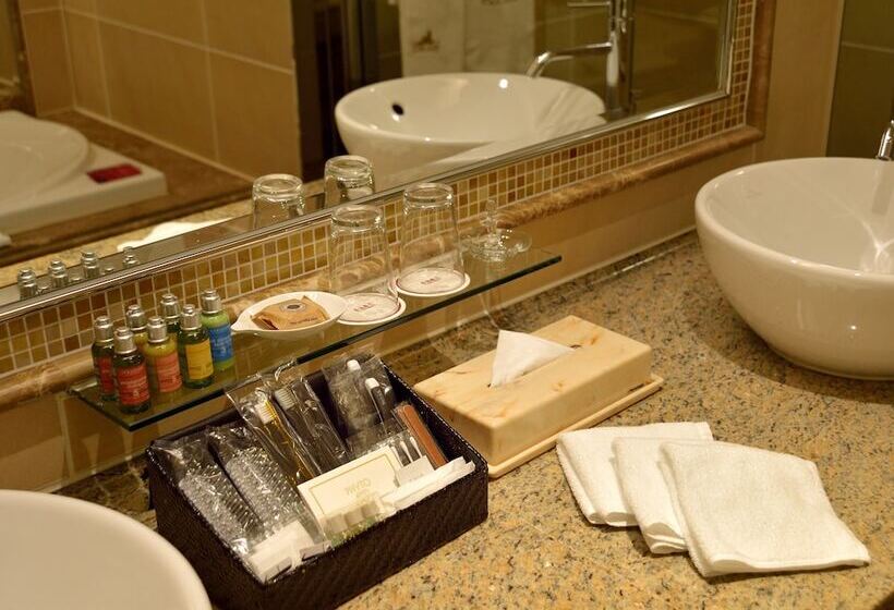 سوئیت پریمیوم, Okinawa Kariyushi Resort Exes Onna