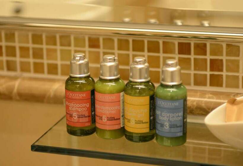 سوئیت پریمیوم, Okinawa Kariyushi Resort Exes Onna