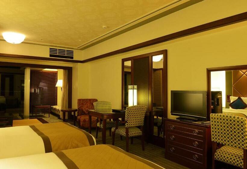 اتاق پریمیوم چهارنفره, Okinawa Kariyushi Resort Exes Onna