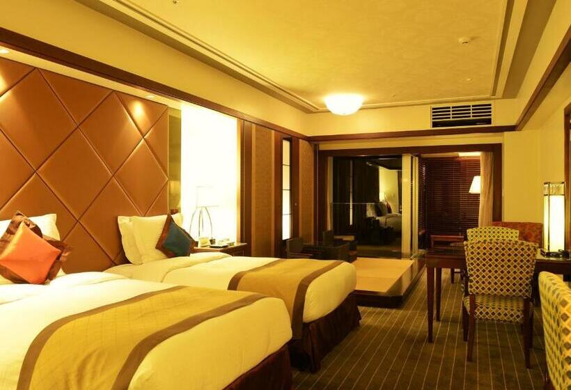 اتاق پریمیوم چهارنفره, Okinawa Kariyushi Resort Exes Onna
