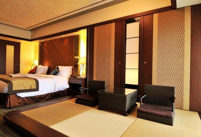 اتاق پریمیوم چهارنفره, Okinawa Kariyushi Resort Exes Onna