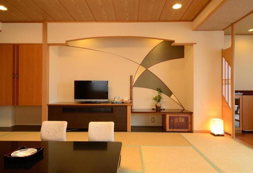 Четырехместный Номер Стандарт Вид на Море, Inatori Tokai Hotel Yuen