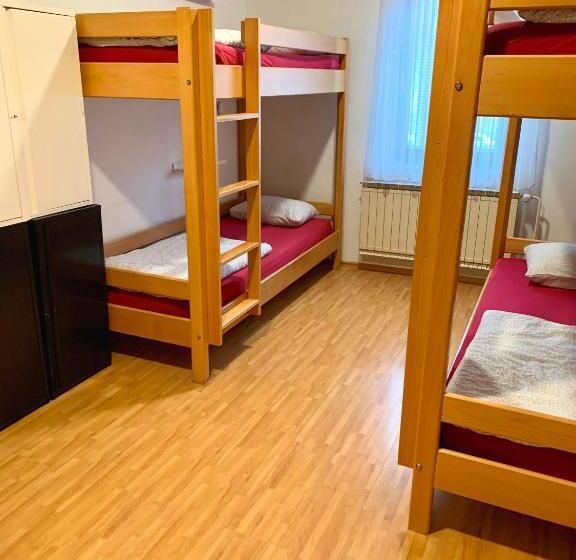 تختخواب در اتاق مشترک, Aparthotel Vila Minka
