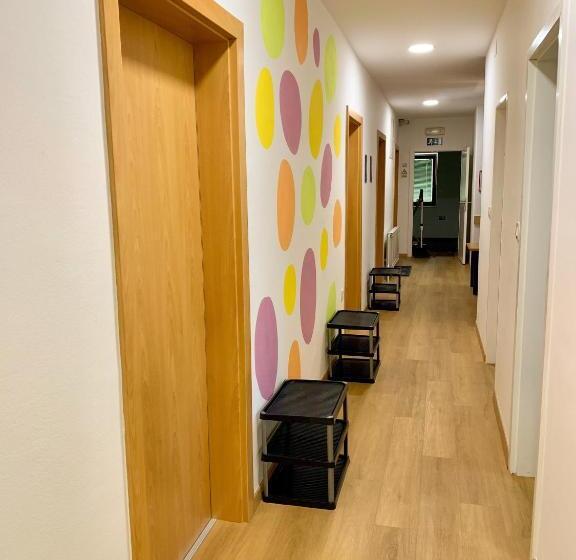 اتاق خانوادگی با سرویس بهداشتی مشترک, Aparthotel Vila Minka