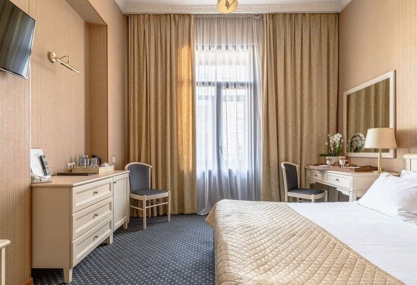 اتاق سوپریور, Aston