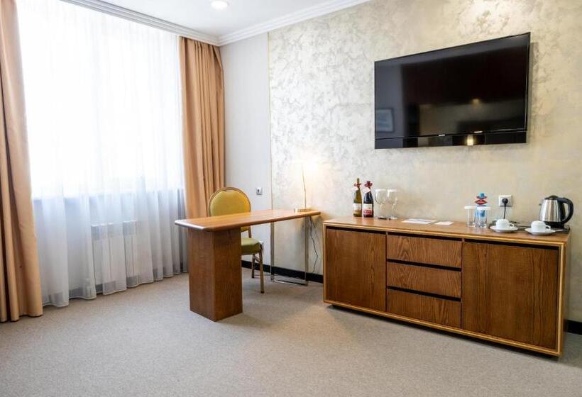 سوئیت با تخت بزرگ, Reikartz Sky Almaty