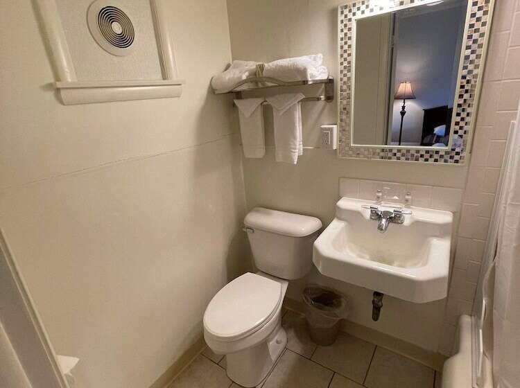 Номер Стандарт, Cadiz Motel