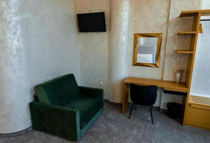 Номер Deluxe, City Petrich