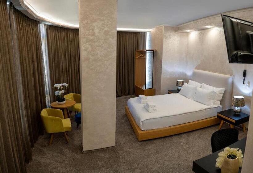 Номер Superior, City Petrich
