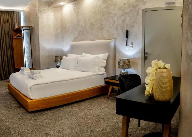 Номер Superior, City Petrich