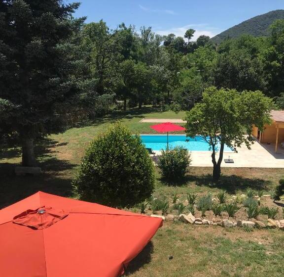 Номер Basic, La Bergerie Des Amandiers Chambres Et Table D Hôtes