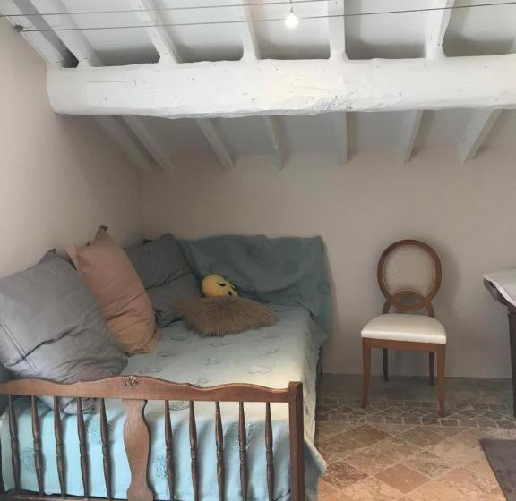 Номер Стандарт, La Bergerie Des Amandiers Chambres Et Table D Hôtes
