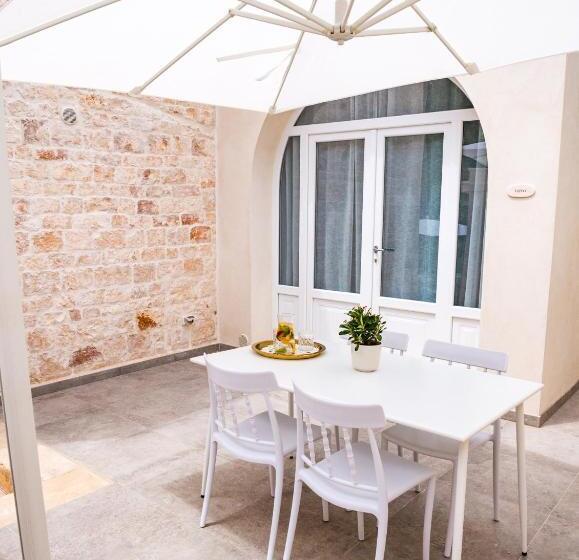 سوییت خانوادگی, Villa Aurelia Suites And Apartments