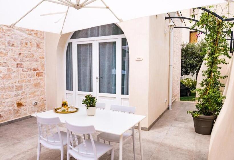 سوییت خانوادگی, Villa Aurelia Suites And Apartments