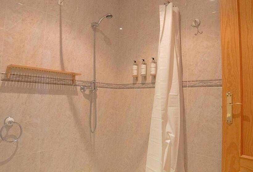Номер Стандарт Вид на Бассейн, Hostal Casa Rural Rosa Nonna