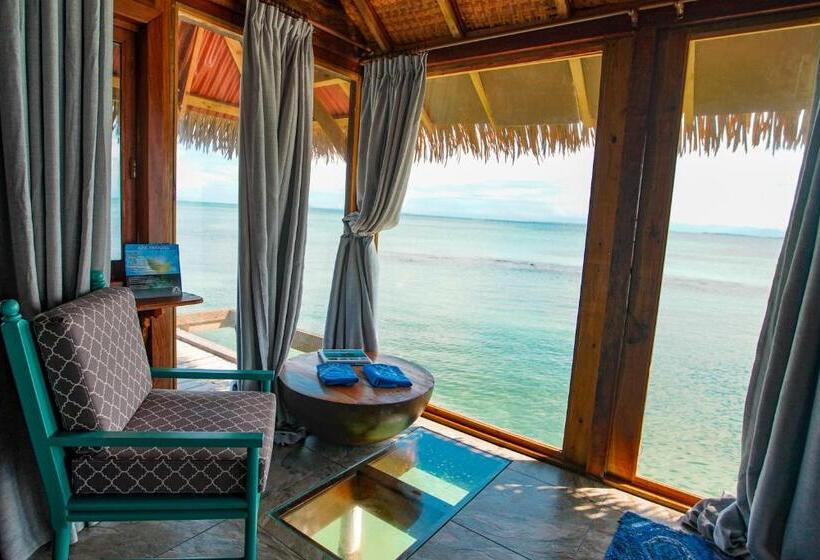 بنجلو ديلوكس, Azul Over The Water Resort