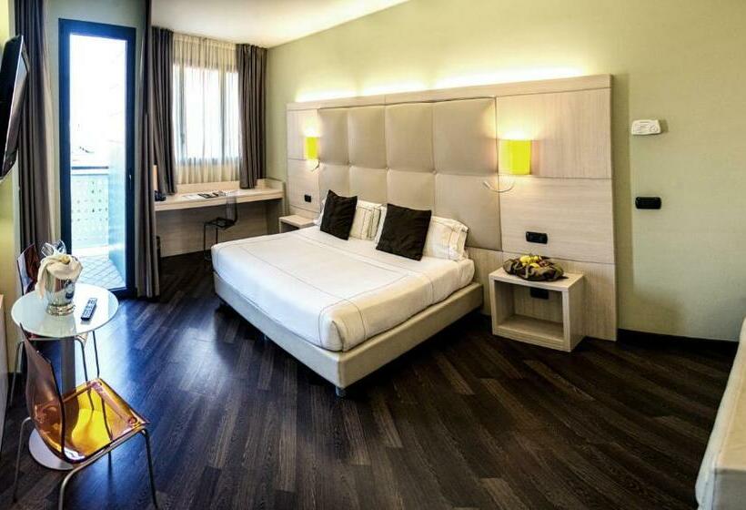 اتاق خانوادگی, Acca Palace Aa Hotels