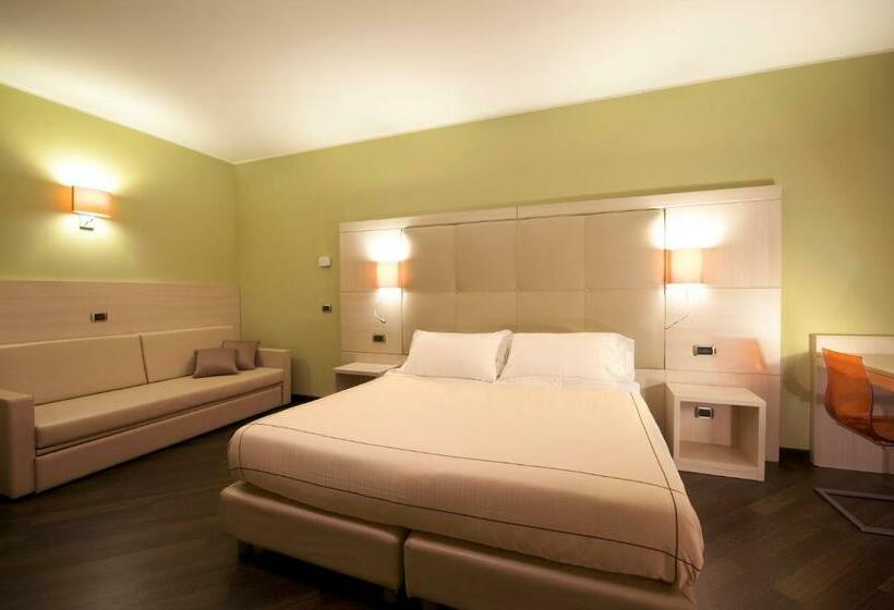 اتاق استاندارد چهار تخته, Acca Palace Aa Hotels