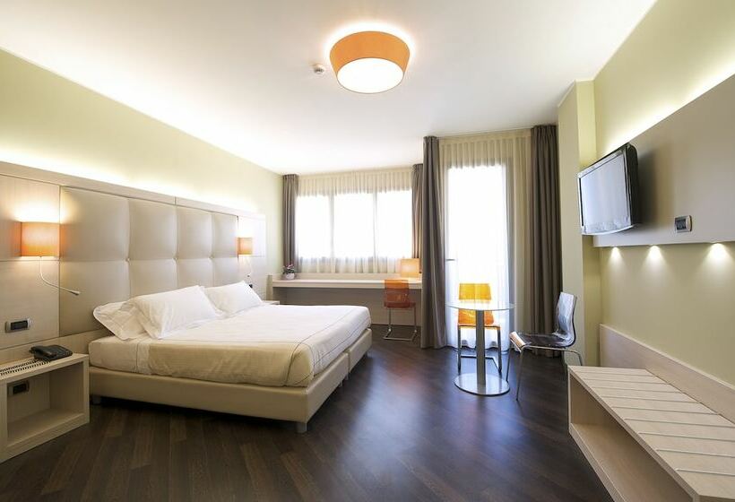 اتاق استاندارد سه نفره, Acca Palace Aa Hotels