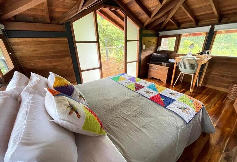 اتاق لوکس با بالکن, Gulupa Ecolodge