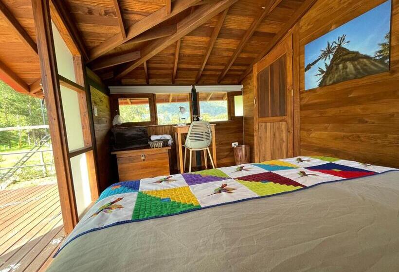 اتاق لوکس با بالکن, Gulupa Ecolodge